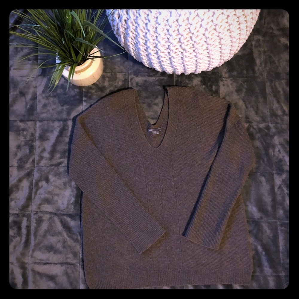 Vince long sweater with v neck on front and back